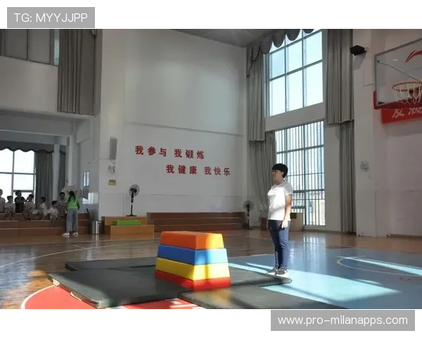 体操俱乐部举办公开训练课吸引新学员,体操训练营 体操俱乐部举办公开训练课吸引新学员,体操训练营